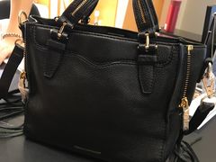 -爱革·奢品·鞋包·衣物·家居(金桥国际商业广场店)