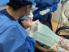 -瑞尔齿科(上海长风大悦城店)