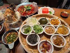 -包整·丝娃娃(一览甲秀楼风景店)