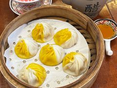 蟹粉鲜肉小笼-寄畅興·百年蟹黄面·万国建筑群(外滩27号店)