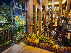 -拾光音乐餐酒吧(告庄星光夜市店)