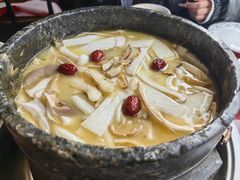 -南渝食府.墨脱石锅松茸鸡