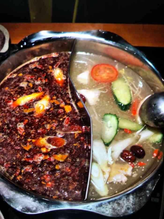 巴人治灶串串香火锅(文峰广场店)