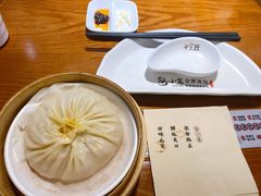 手拆蟹粉灌汤包-包小笼·金牌汤包(中山路店)