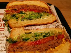 -The Habit Burger Grill 哈比特汉堡(复兴soho店)