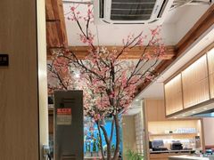 -蜜桃餐厅·伴山(湖滨商业街店)