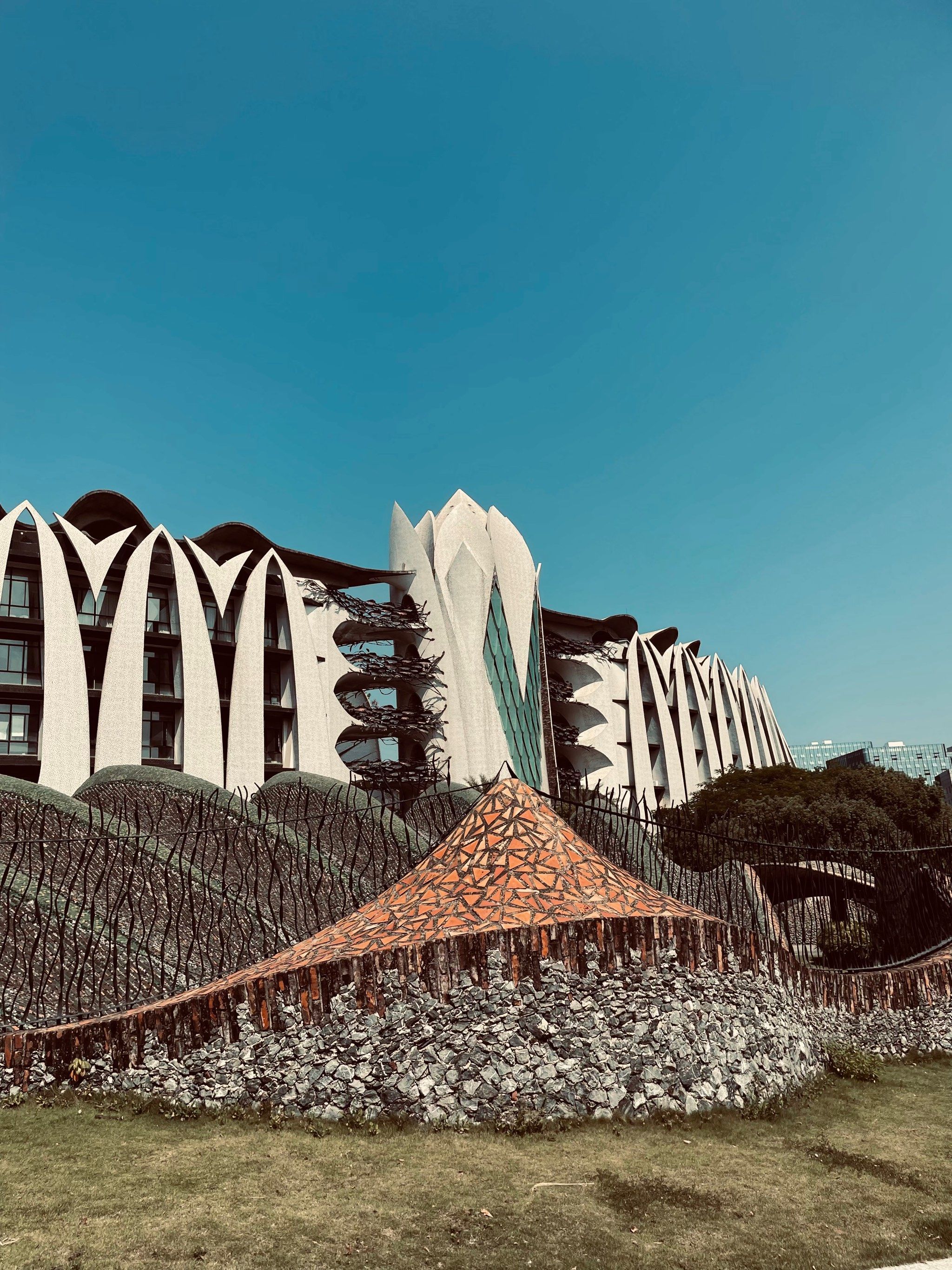 乘着国风去旅行玛丝菲尔大厦很有特色