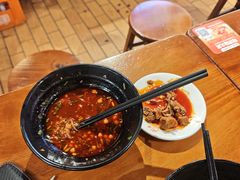 -爆炸头阿姨小四川正宗川味小吃(无任何分店)