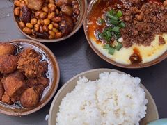 -董哥山城碗碗香(美专校街店)