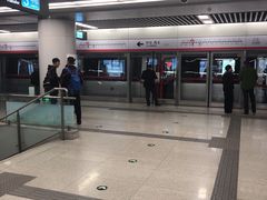 -新百广场(地铁站)