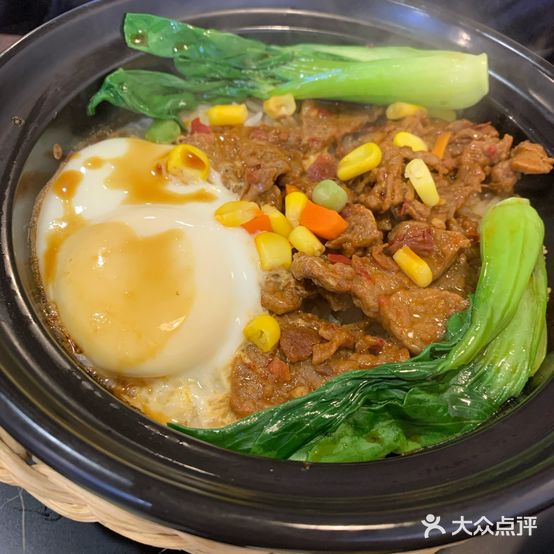 周记煲仔饭(嵊州吾悦广场店)