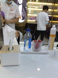 点击看大图 -虫二·专注健康烫染沙龙