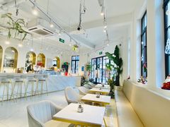 -Fridi Patisserie Cafe