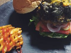 -HIGH FIVE哈福手工汉堡(桂林路店)