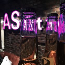 -鳌首刺青纹身 穿孔饰品店