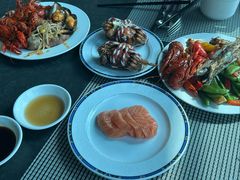 -亚洲国际大酒店·云顶阁旋转自助餐厅