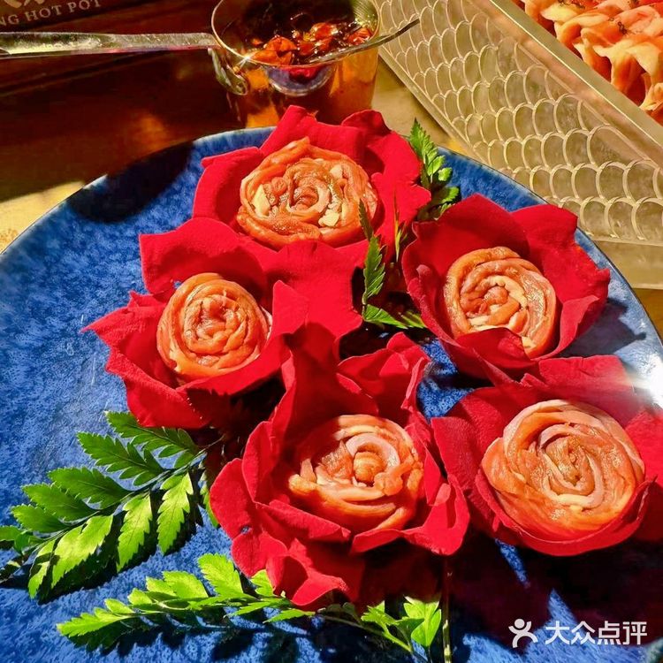 开开心心吃户外烧烤涮肉 