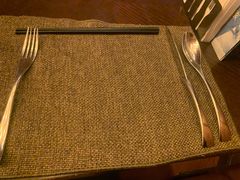 餐具摆设-OPEN開全日自助餐厅·西餐·海鲜(佛山希尔顿酒店)