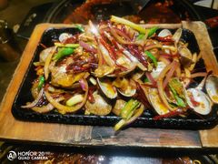 -吞鱼兽麻辣烤鱼(万达店)