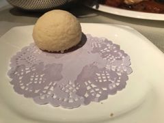 脆皮流沙包-皇朝会.经典传统粤菜(外滩店)