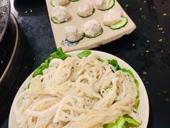 虾滑-茅草房·河畔园林火锅