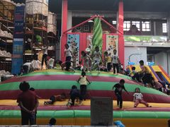 -蒙特利亲子乐园