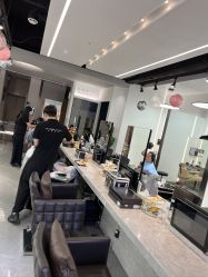 -Z.X HAIR SALON张新美业