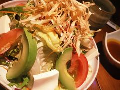 三文鱼牛油果沙拉-醉虎传(南锣鼓巷店)