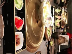 -铭牛烧肉·和牛海鲜自助(高新月牙湖店)