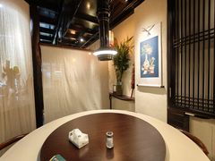 -八月美食小馆(银泰城总店)