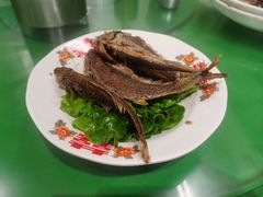 现炸秘制小黄鱼-谢记上海大排档(长寿路店)