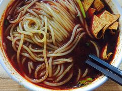 红油米线-老字号杨坡红油米线腊汁肉夹馍(东四道巷店)