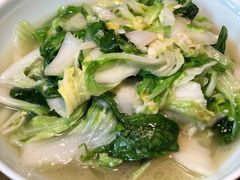 -帅巴人舅母子腊蹄民俗村
