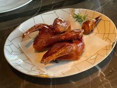 脆皮乳鸽-新荣记(BFC外滩金融中心店)