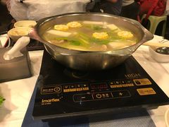 -鲜入围煮花胶鸡海鲜火锅