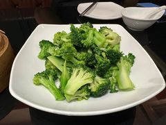 清炒西兰花-高第街56号港式餐厅·精选(世茂广场宽厚里大明湖店)