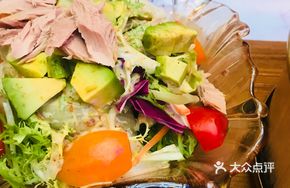 Tuna and Avocado Salad