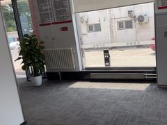 -北亚国超特斯拉授权钣喷中心