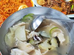 海鲜面皮汤-亲昵春川鸡排(韩国美食街店)