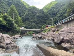 -安吉龙王山峡谷漂流