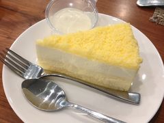 -Chom Cafe and Restaurant