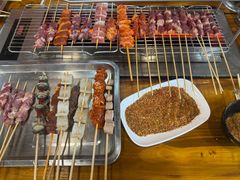 -哈尔滨小酒馆·鲜肉现穿自助烧烤(康新花园店)
