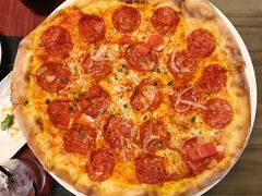 意式辣肠披萨-WOLFGANG PUCK KITCHEN & BAR(迪士尼小镇店)