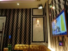 -皇马纯KTV·量贩·聚会(民治店)