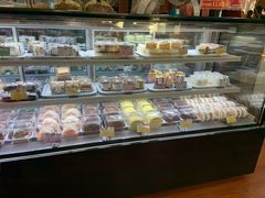 面包甜点陈列柜-新侨三宝乐面包店(崇文门店)