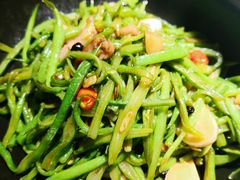 砂锅扁豆丝-雲蜀龙阁·金牌水煮鱼(方庄店)