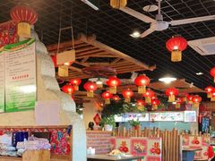 大堂-靠山屯东北农家菜(八龙桥雅苑店)