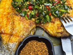 烤罗非鱼-云海肴·汽锅鸡·云南代表菜(天山百盛优客店)