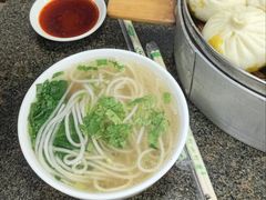 牛肉粉汤-胡家包子·清真(大众巷店)