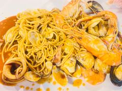 -席娜卡琳火车铁道夜市